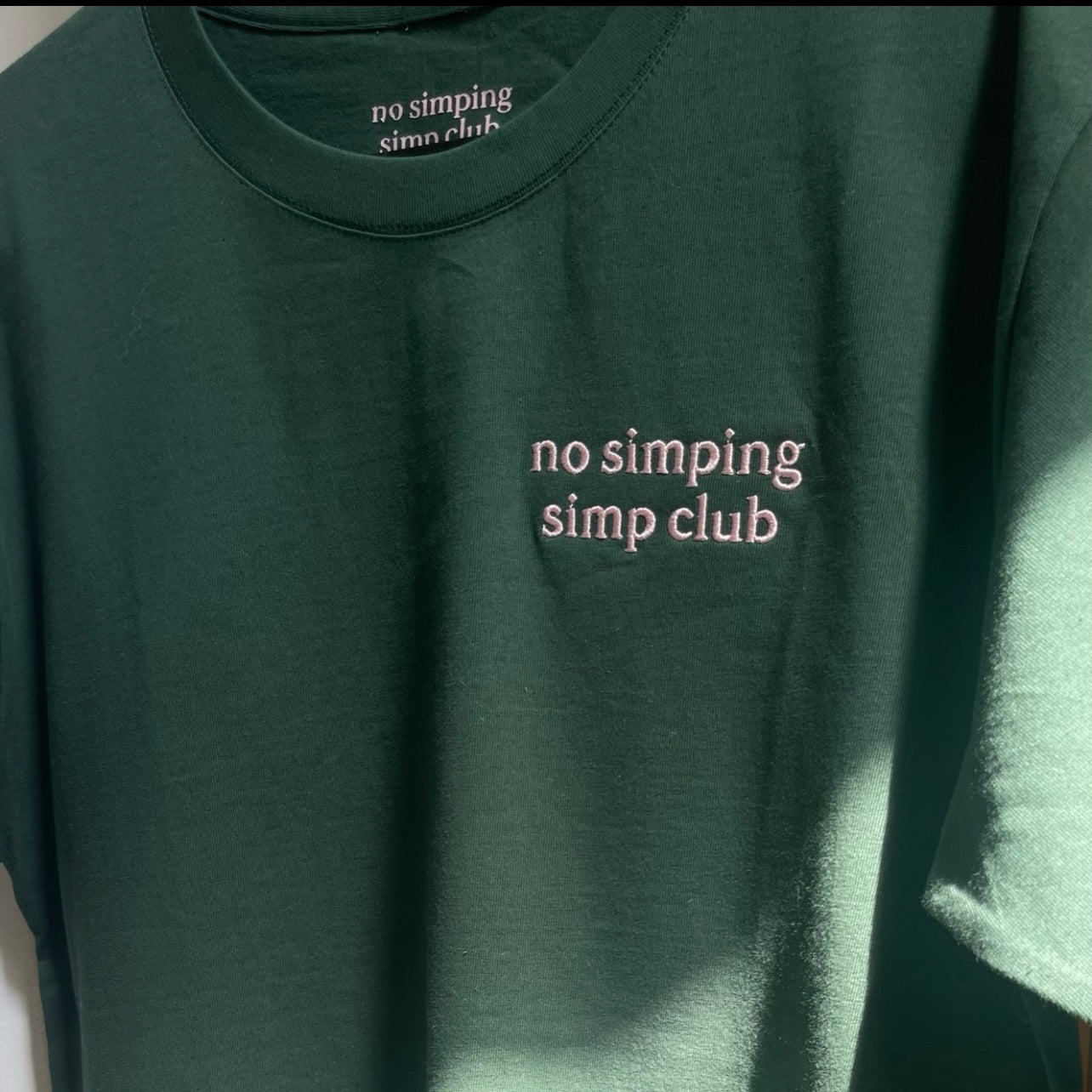 No simping simp club logo t-shirt | Dark green